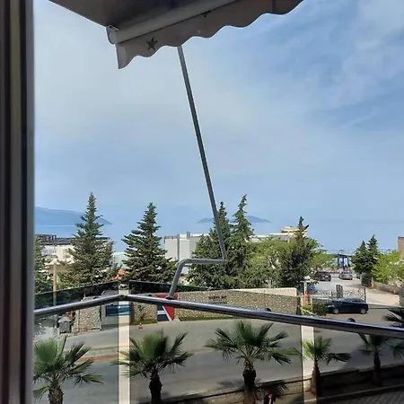 Darla Sea View Apartmán *