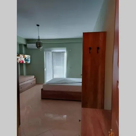 Darla Sea View فلورا