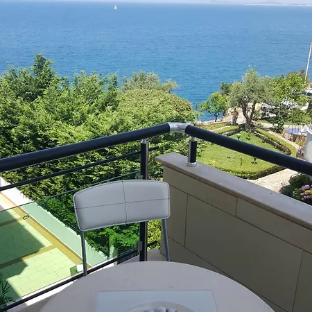 Apartmán Darla Sea View *